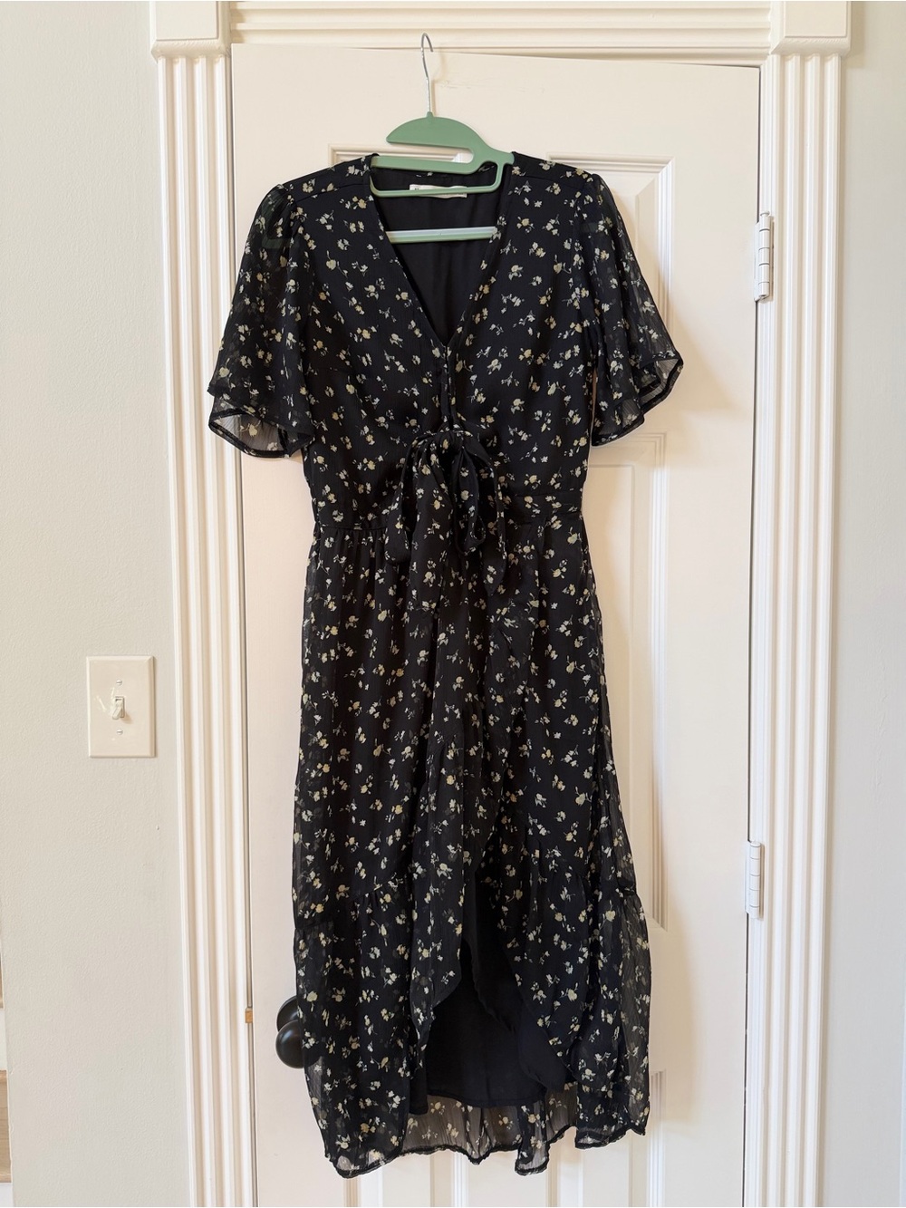 Abercrombie and Fitch Black Floral Tie-Front Midi Dress